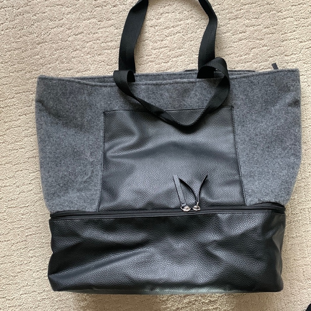 DSW designer shoe warehouse travel tote bag